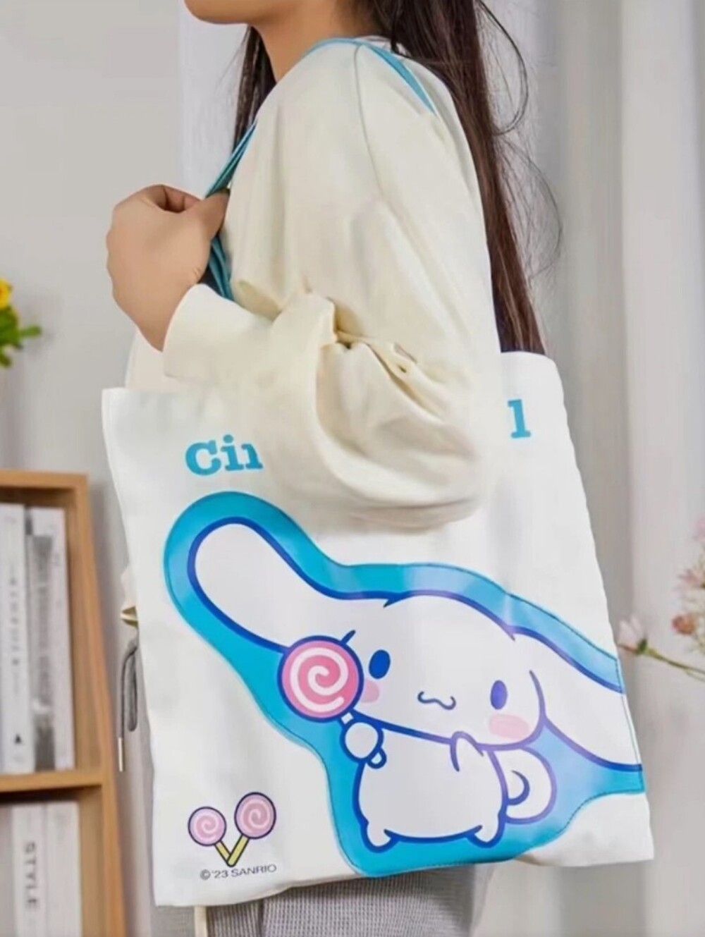 Cinnamoroll Licsened Sanrio Canvas Tote W Set Of 6Pk Of  Pens